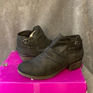 Rampage- Size 6.5 NEW. Cute, black booties with side zipper